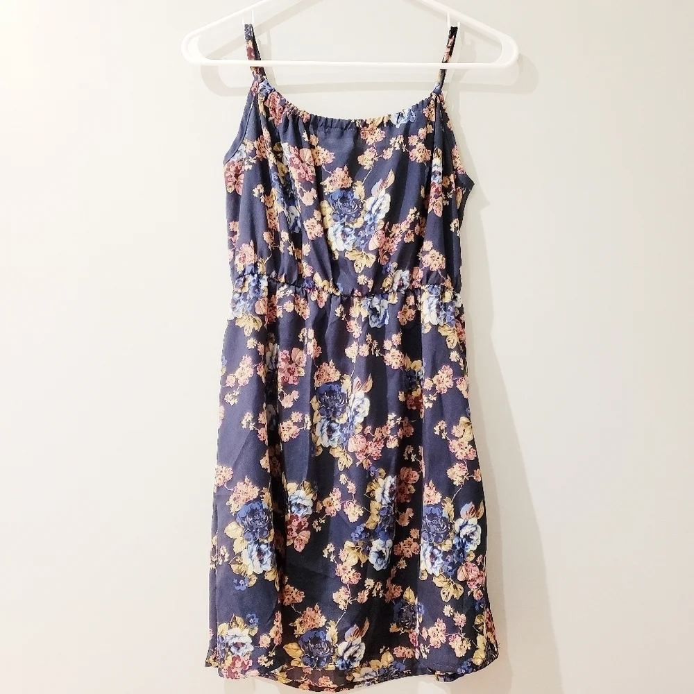 mine Sleeveless Floral Dress - Picture 2 of 6
